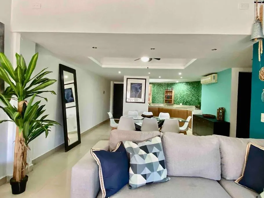 Huge Apartment, Steps To The Beach & Lifestyle Playa del Carmen 0*,  México