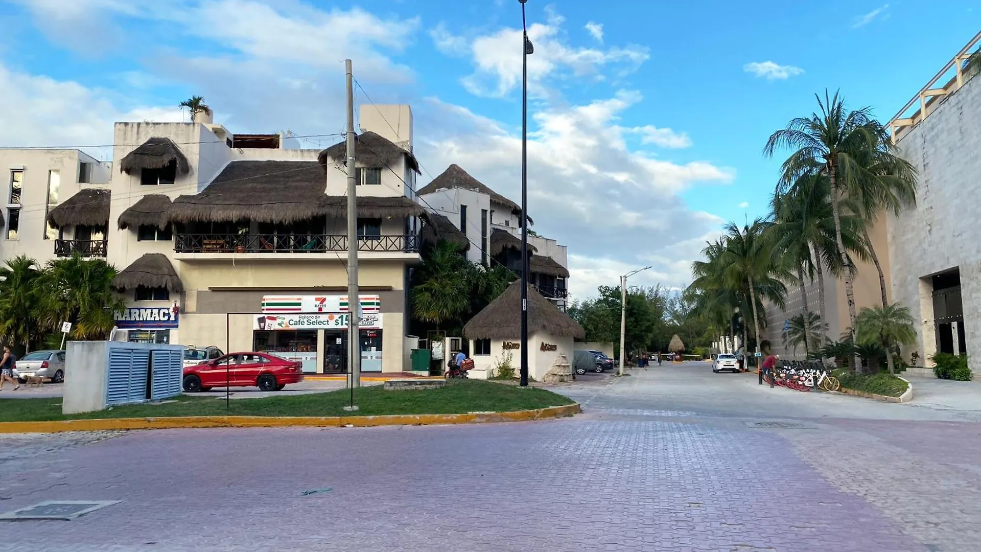 Huge Apartment, Steps To The Beach & Lifestyle Playa del Carmen 0*,  Messico